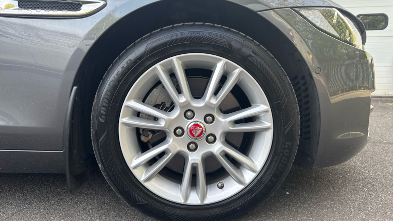 Jaguar XE 2.0 Ingenium Prestige 4dr Auto Petrol Saloon